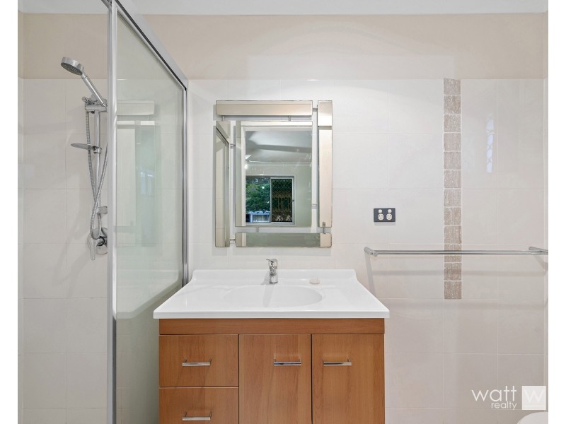 8 Ifield Street, Mcdowall QLD 4053