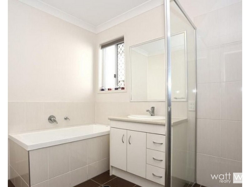 8 Diamantina Crescent, Fitzgibbon QLD 4018