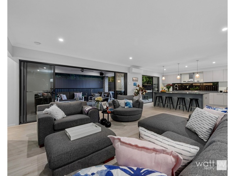 24 Outlook Crescent, Bridgeman Downs QLD 4035