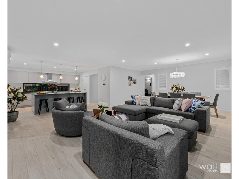 24 Outlook Crescent, Bridgeman Downs QLD 4035