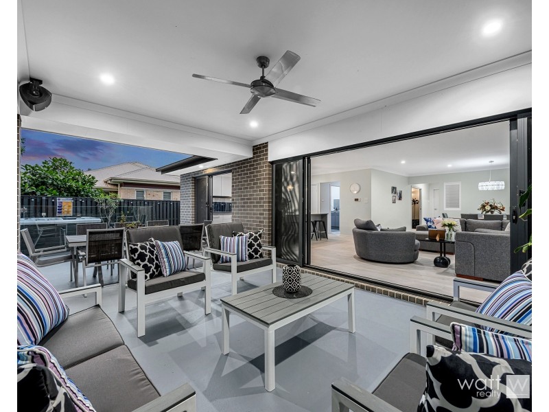 24 Outlook Crescent, Bridgeman Downs QLD 4035
