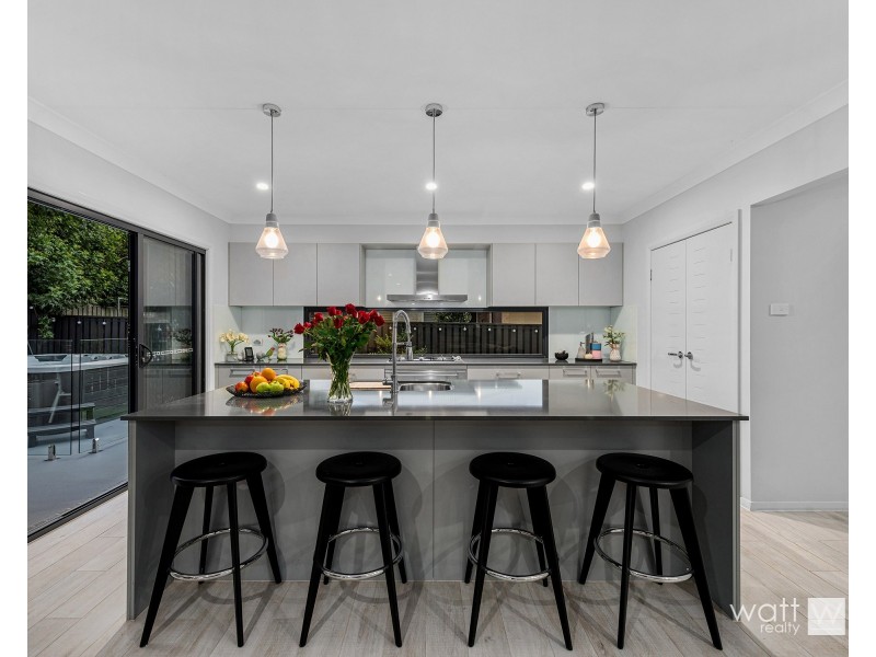 24 Outlook Crescent, Bridgeman Downs QLD 4035
