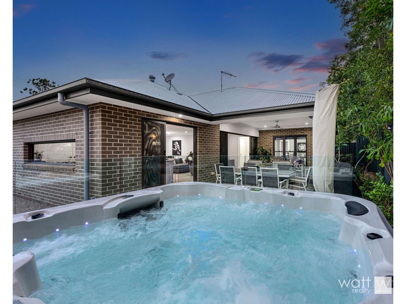 24 Outlook Crescent, Bridgeman Downs QLD 4035