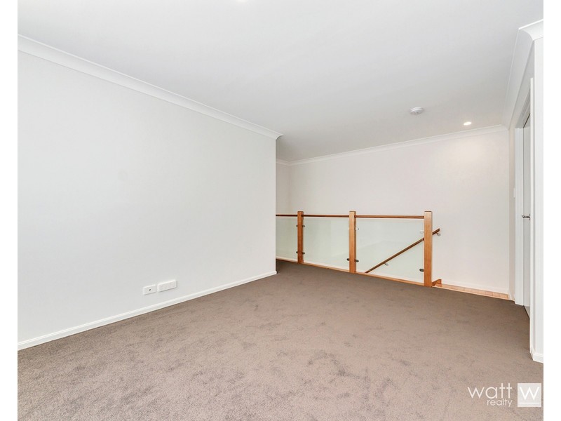 1 Sarsfield Place, Bridgeman Downs QLD 4035