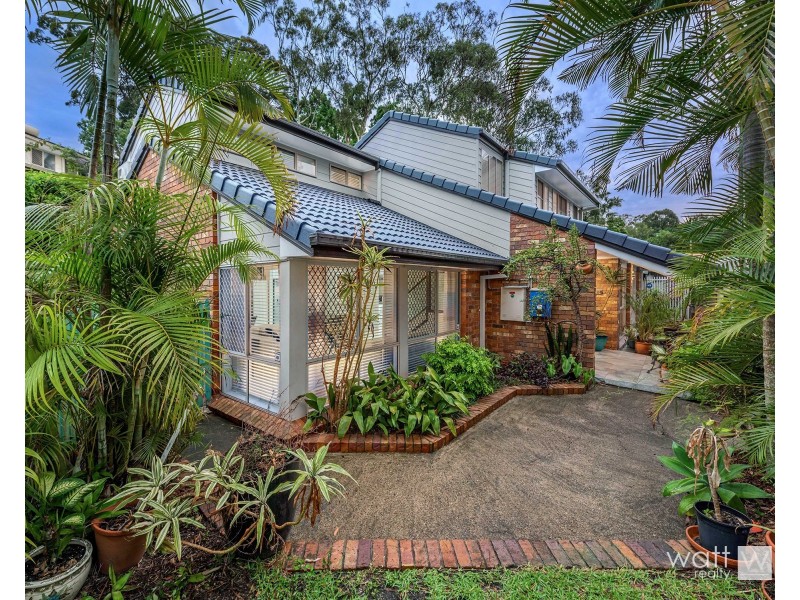 8 Crockford  Place, Everton Park QLD 4053