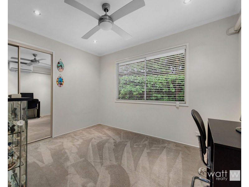8 Crockford  Place, Everton Park QLD 4053