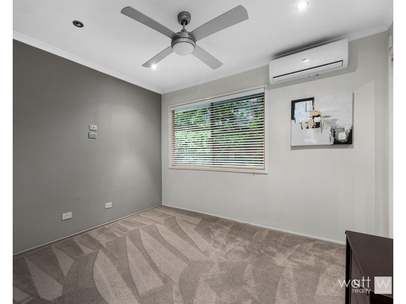 8 Crockford  Place, Everton Park QLD 4053