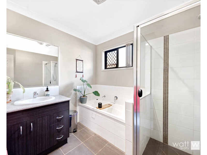 12 Gabrielle Court, Kallangur QLD 4503