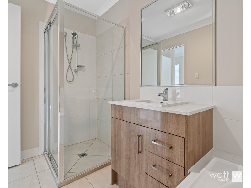 71 Macquarie Circuit, Fitzgibbon QLD 4018