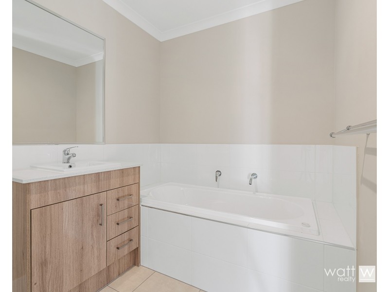 71 Macquarie Circuit, Fitzgibbon QLD 4018