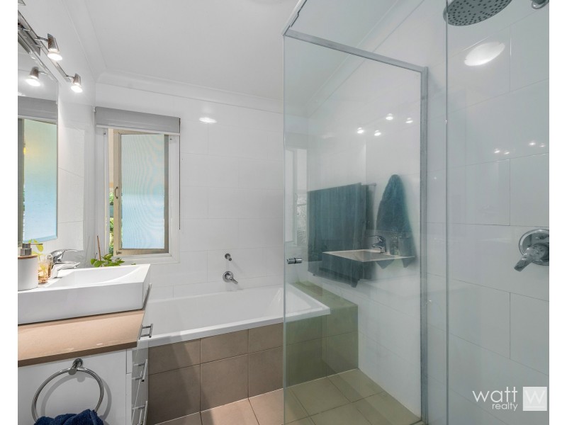 22 Lindale Street, Chermside West QLD 4032