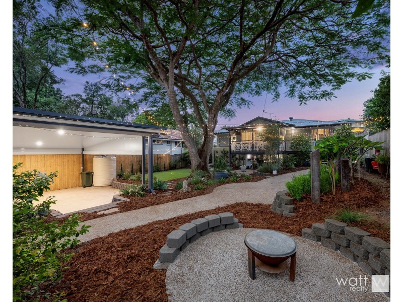 9 Aldwych Street, Stafford Heights QLD 4053