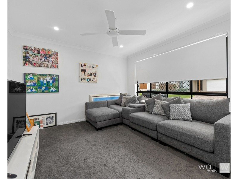 6 Saltbeck Close, Bridgeman Downs QLD 4035