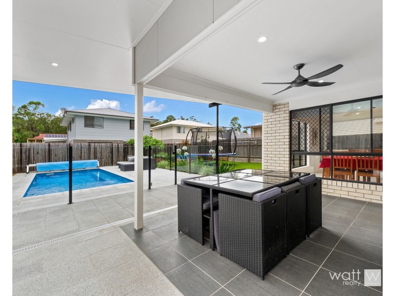 6 Saltbeck Close, Bridgeman Downs QLD 4035