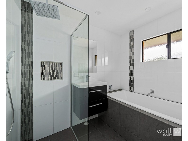 15 Fairlane Street, Chermside West QLD 4032