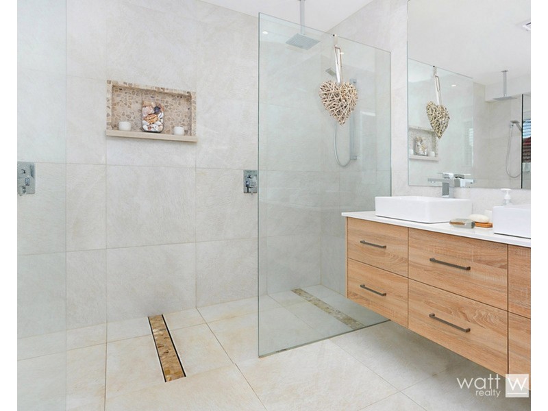 15 Ben Street, Chermside West QLD 4032