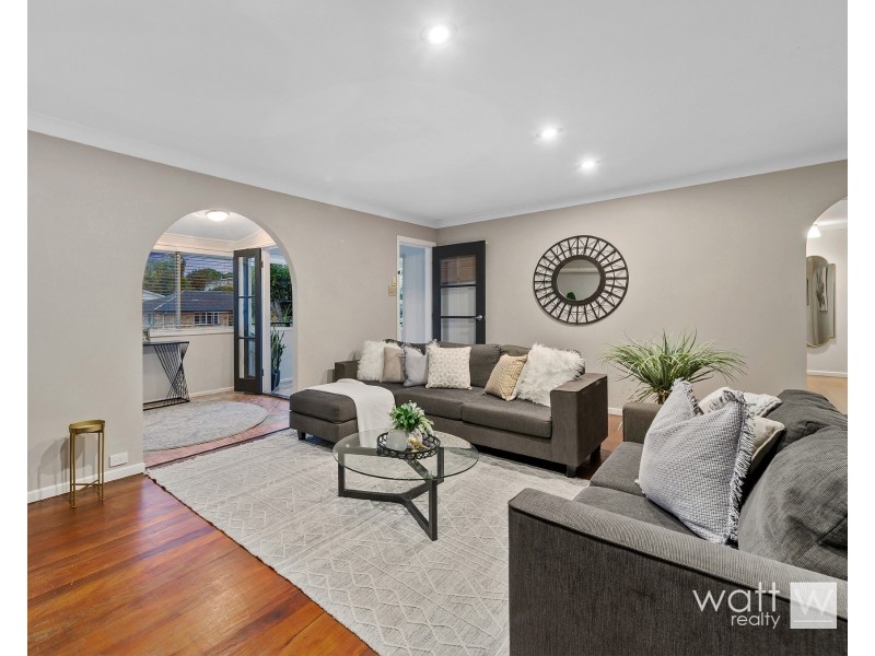 16 Cranbourne Street, Chermside West QLD 4032