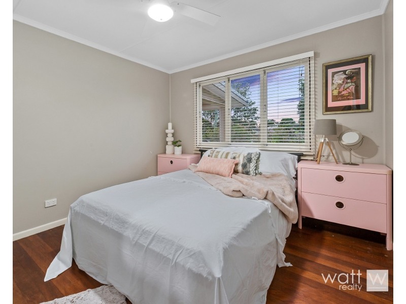 16 Cranbourne Street, Chermside West QLD 4032