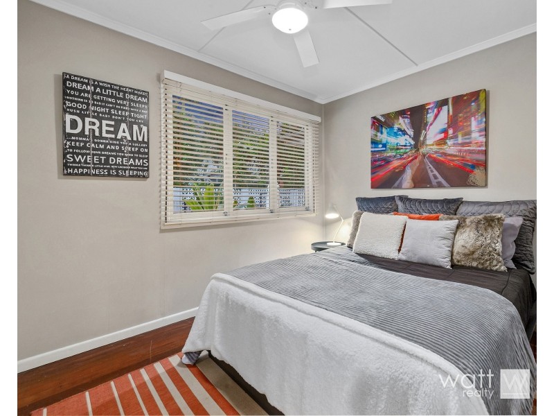 16 Cranbourne Street, Chermside West QLD 4032