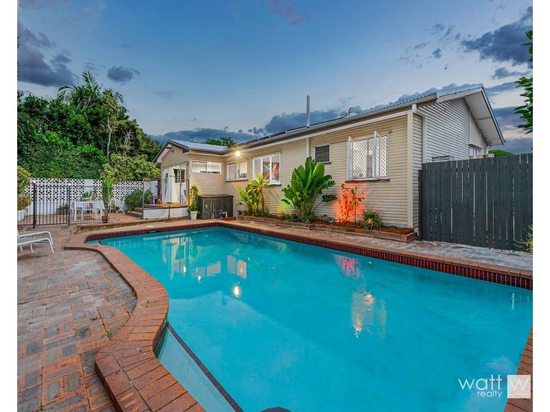 16 Cranbourne Street, Chermside West QLD 4032