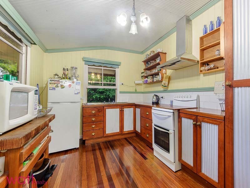 54 Bracken Ridge Road, Sandgate QLD 4017