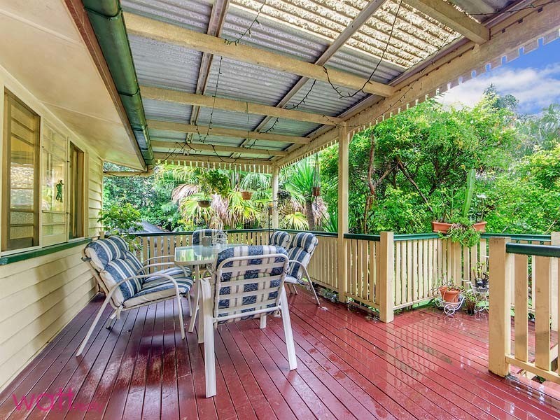 54 Bracken Ridge Road, Sandgate QLD 4017