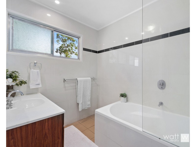 5 Pinnata Court, Everton Hills QLD 4053