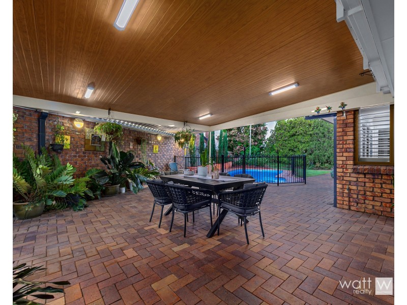 4 Chardonnay Court, Carseldine QLD 4034