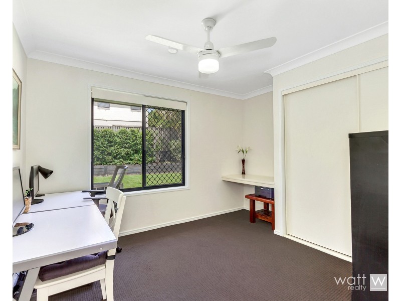 8 Pinehurst Court, Albany Creek QLD 4035