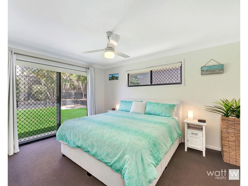 8 Pinehurst Court, Albany Creek QLD 4035