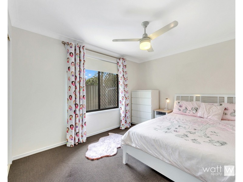 8 Pinehurst Court, Albany Creek QLD 4035