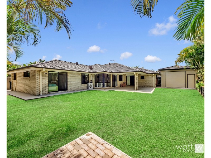 8 Pinehurst Court, Albany Creek QLD 4035