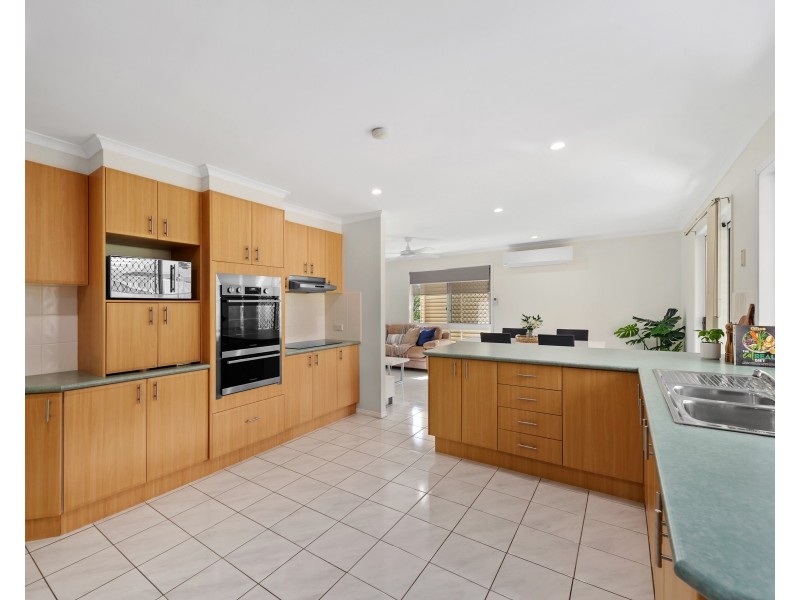 86 Faheys Road West, Albany Creek QLD 4035