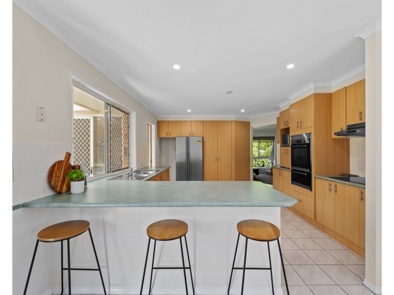 86 Faheys Road West, Albany Creek QLD 4035