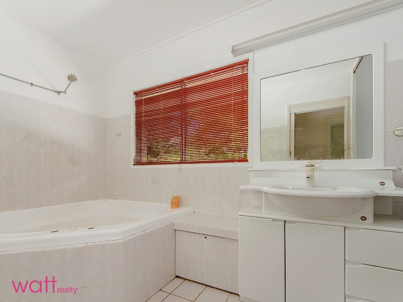 40 Priestley Road, Bridgeman Downs QLD 4035