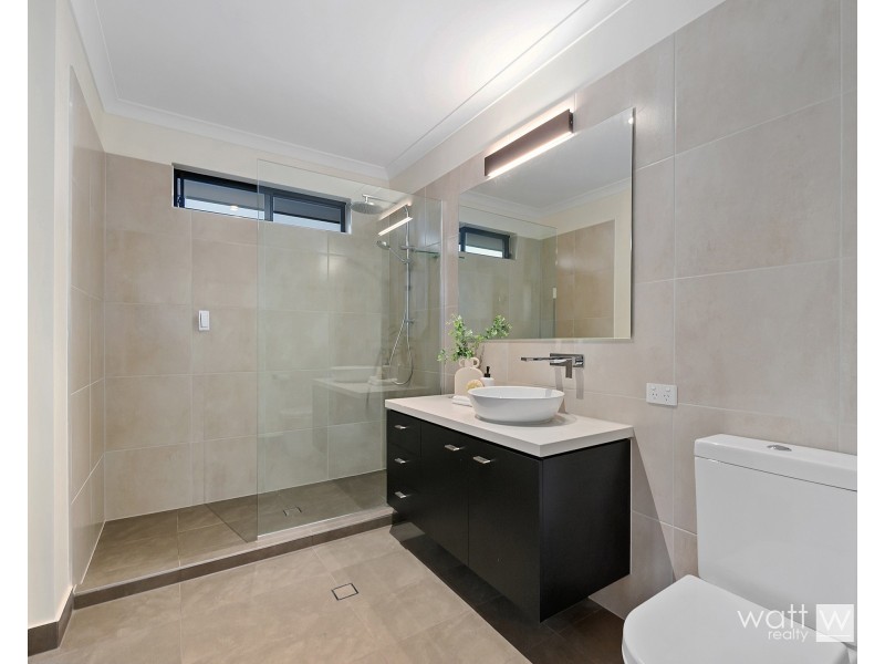 5 Needham Place, Bridgeman Downs QLD 4035