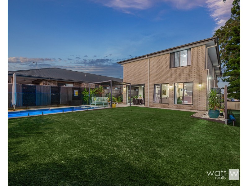 5 Needham Place, Bridgeman Downs QLD 4035