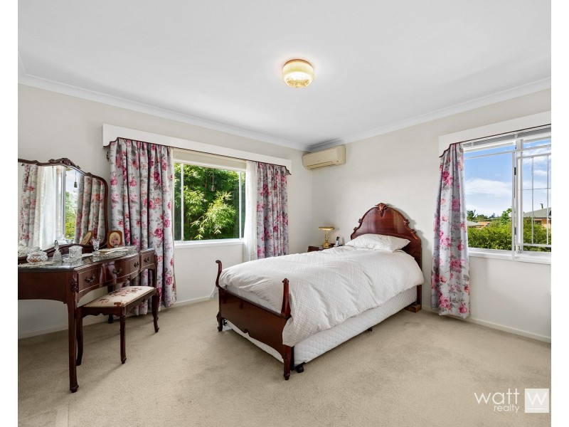 24 Graymond Street, Chermside West QLD 4032