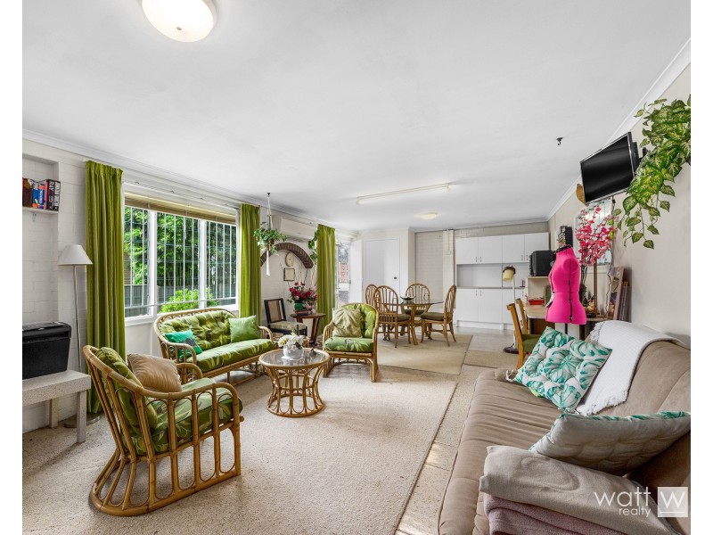 24 Graymond Street, Chermside West QLD 4032