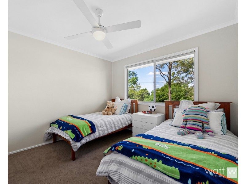 17 Hutton Road, Ferny Hills QLD 4055