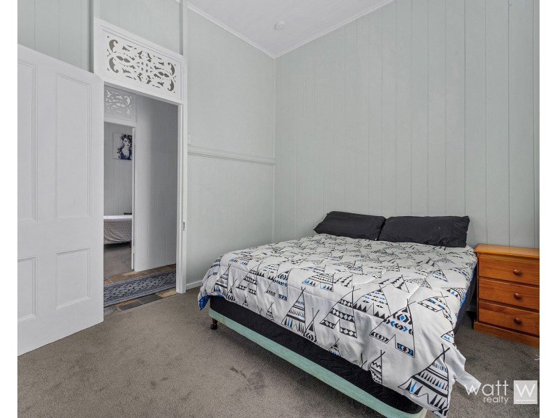 44 Palm Avenue, Shorncliffe QLD 4017