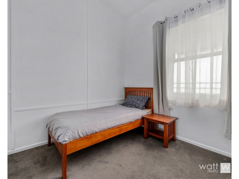 44 Palm Avenue, Shorncliffe QLD 4017