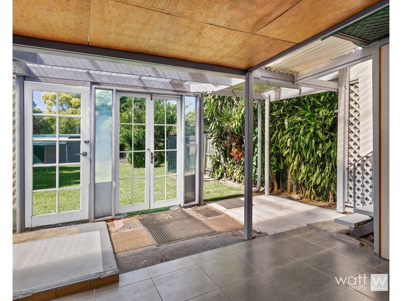 44 Palm Avenue, Shorncliffe QLD 4017