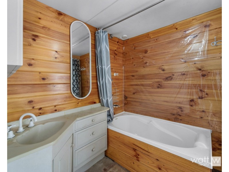 44 Palm Avenue, Shorncliffe QLD 4017