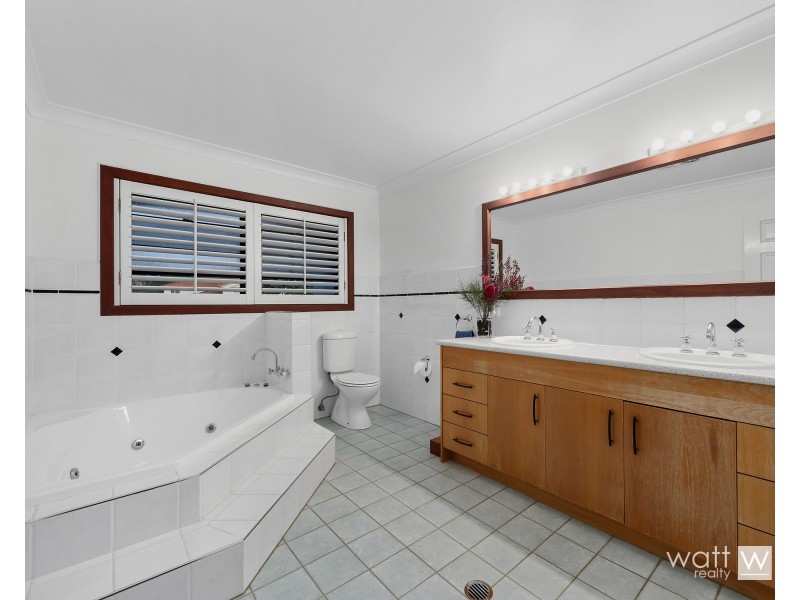 166 Bangalow Street, Bridgeman Downs QLD 4035