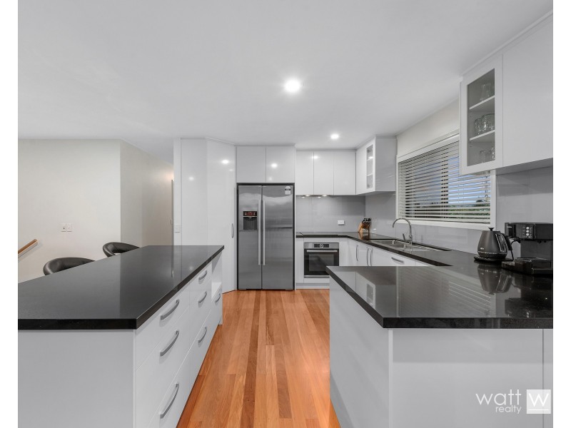 16 Finch Street, Stafford Heights QLD 4053