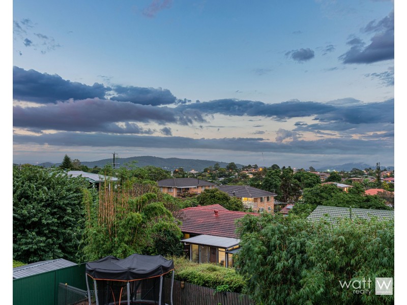 16 Finch Street, Stafford Heights QLD 4053