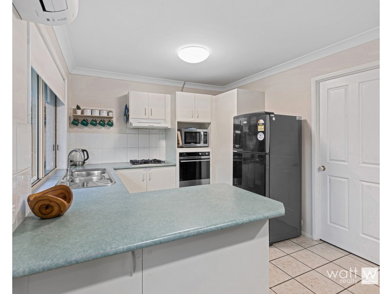 8/5 Hibiscus Circuit, Fitzgibbon QLD 4018
