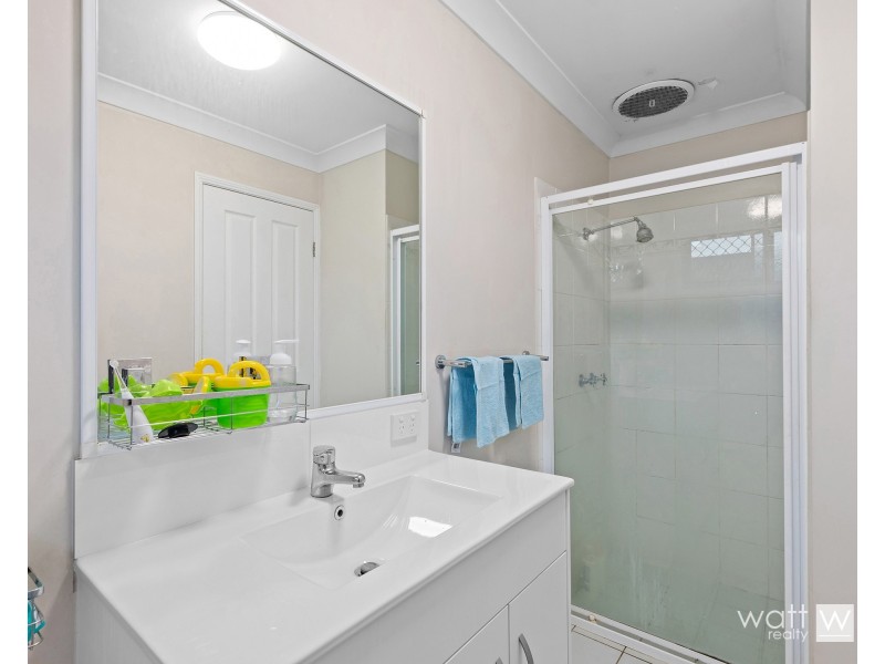 8/5 Hibiscus Circuit, Fitzgibbon QLD 4018