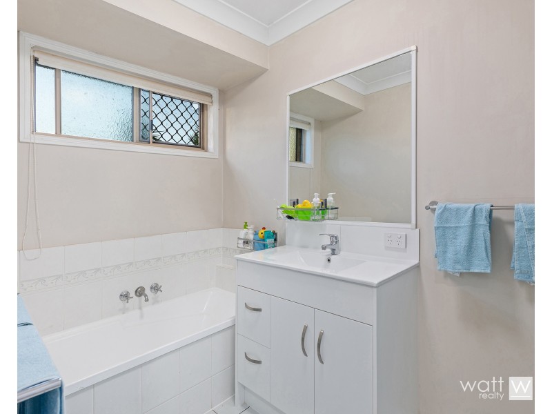 8/5 Hibiscus Circuit, Fitzgibbon QLD 4018